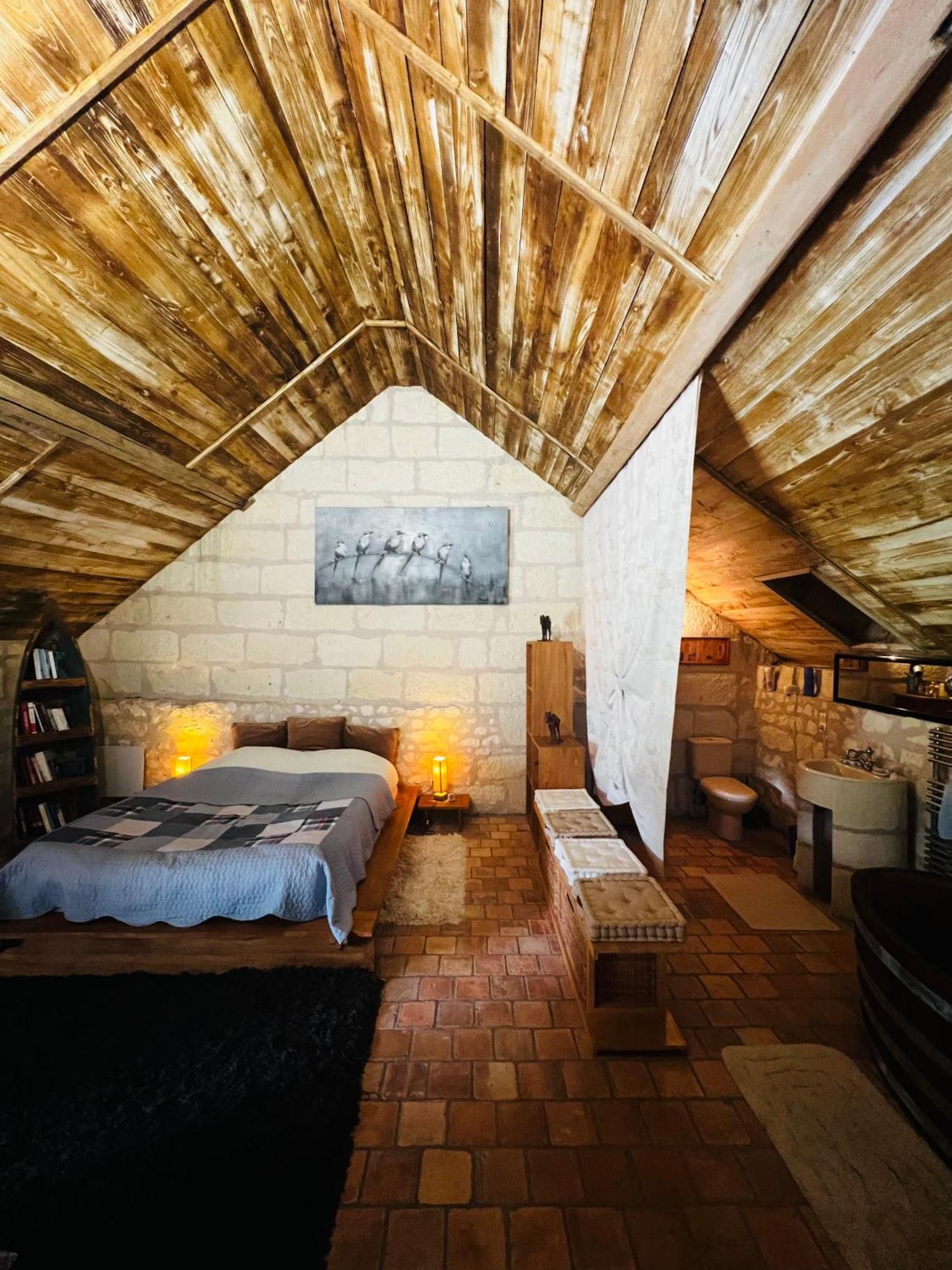 Chateau De La Thibaudiere - Chambre Du Tonneau Allonnes  Экстерьер фото