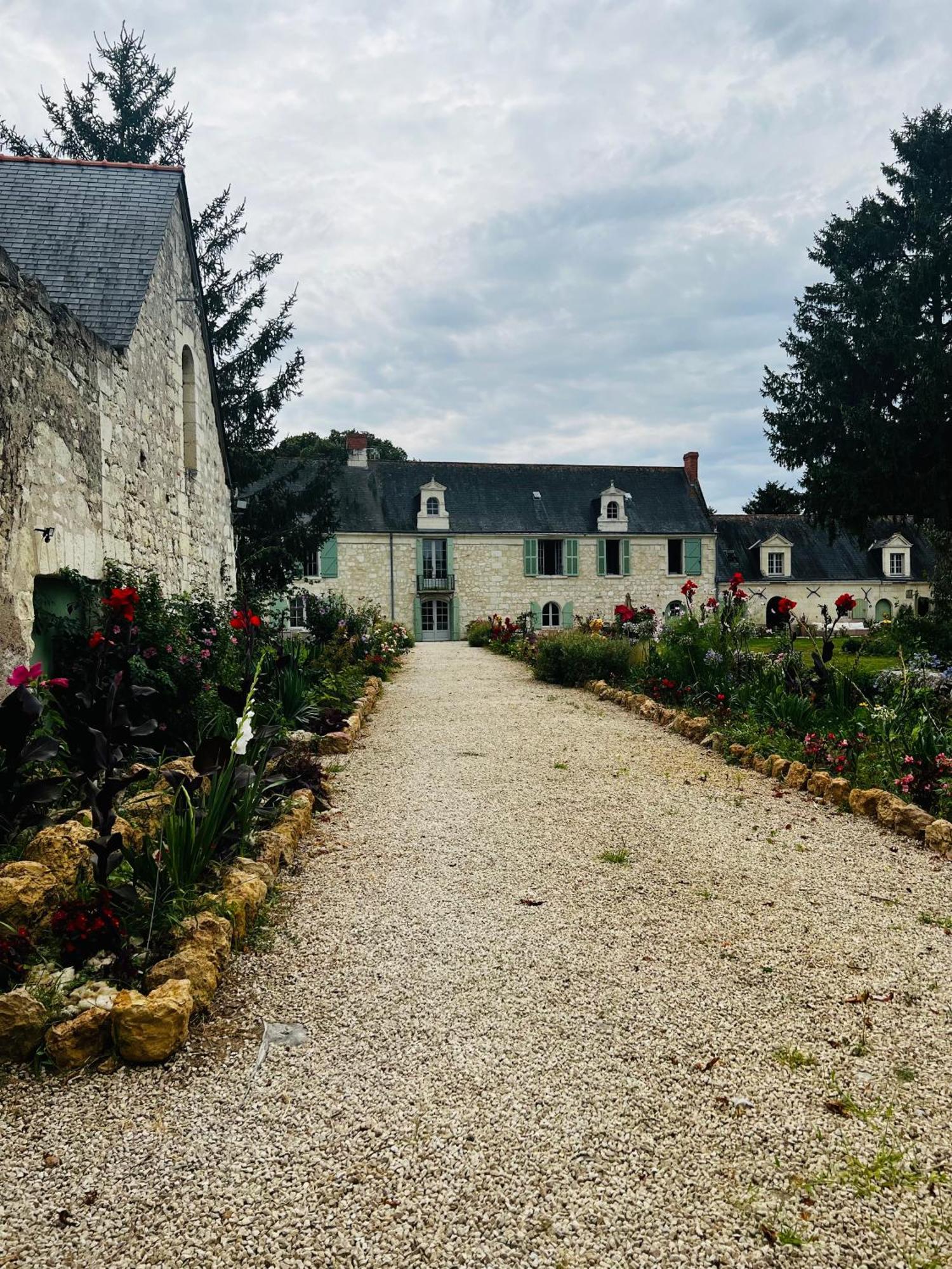 Chateau De La Thibaudiere - Chambre Du Tonneau Allonnes  Экстерьер фото